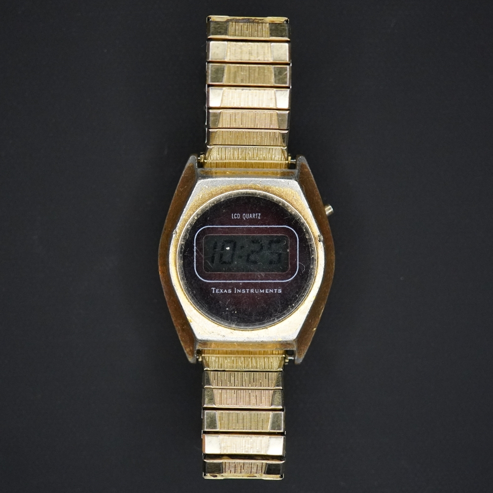 Vintage Texas Instruments Gold Smartwatch - Picture 5 of 7